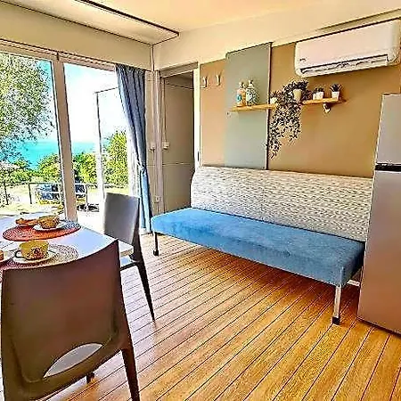 Hotel Villaggio Acquamarina 4*